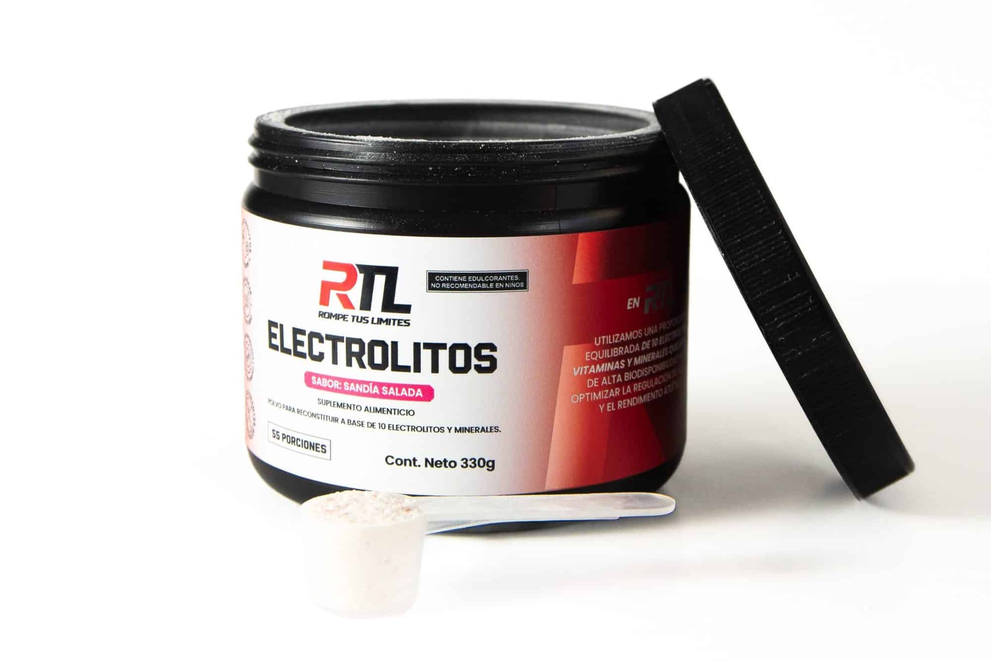 Envase abierto de Electrolitos RTL con una medida de polvo